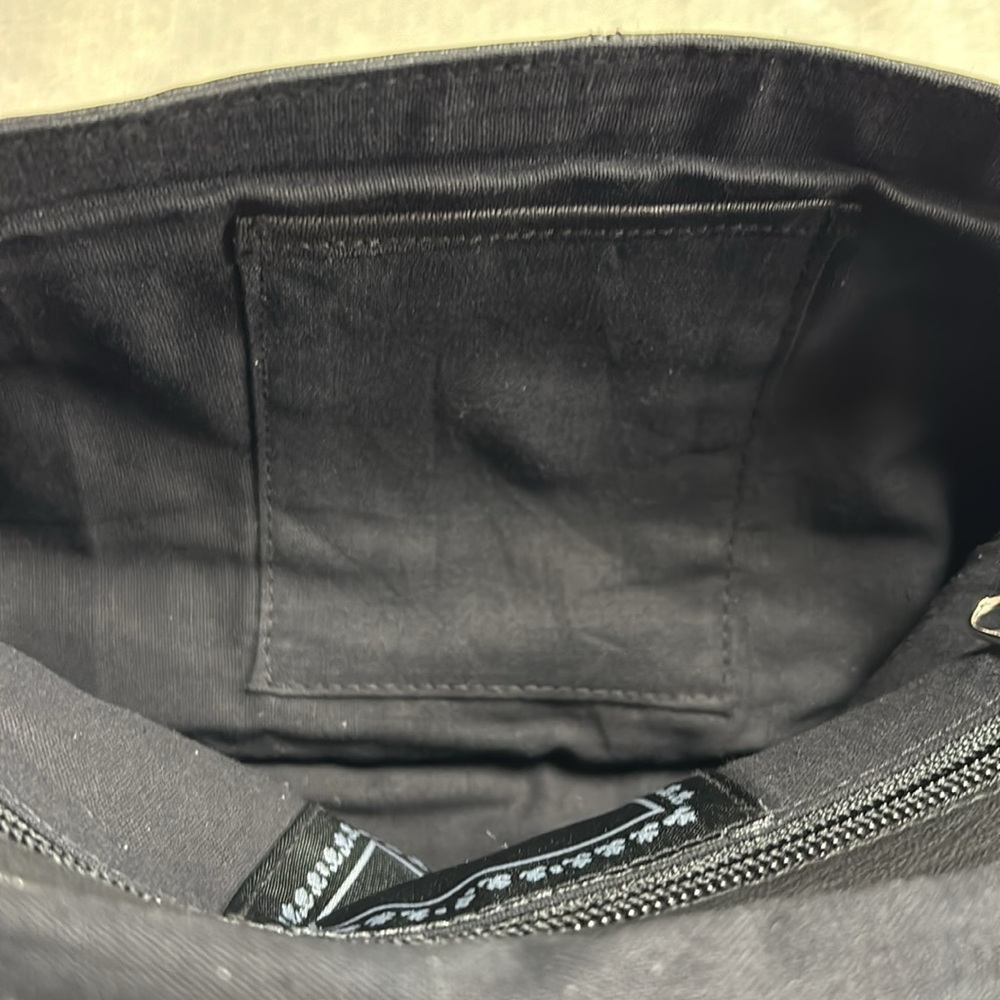 Deena & Ozzy Black Textured 100% Soft Goat Leather Foldover Clutch w/Wrist Strap - Picture 7 of 9